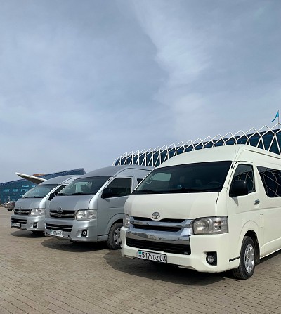 Услуги пассажирских перевозок на микроавтобусе Toyota Hiace - изображение 1