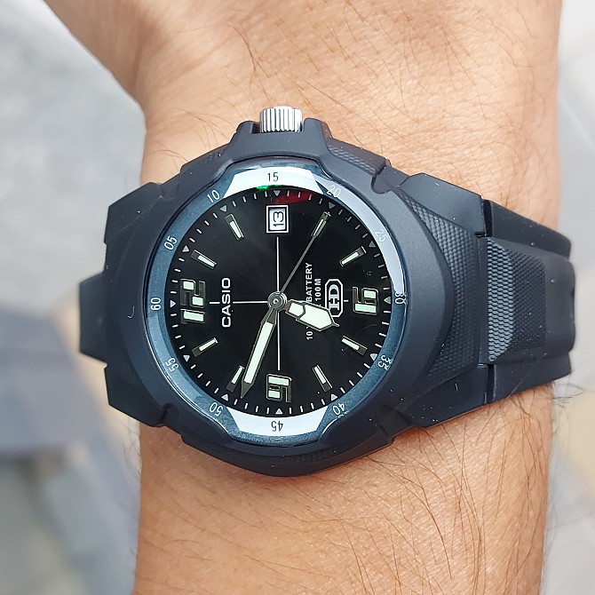 Кварцевые наручные часы Casio MW-600F-1AVDF. Оригинал. Подарок. - изображение 1