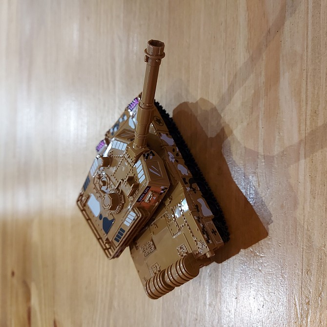 Боевой Танк "Battle Tank". Детская фрикционная игрушка на колесиках. - изображение 1